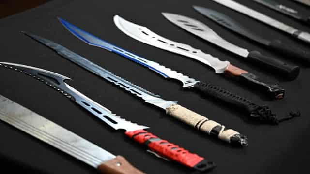 'Brave' woman hurt by machete fighting off carjackers