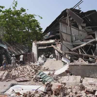 Aid rushes into Myanmar as quake death toll hits 1700